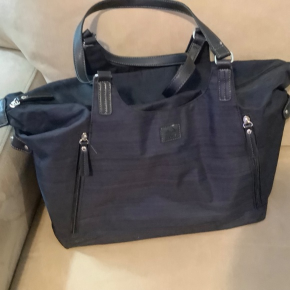 2 Roots Carry All Bags - Picture 2 of 9